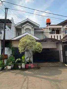 Dijual Rumah dekat Mall GGP di Taman Galaxy Bekasi
