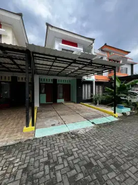 Disewakan rumah dekat LRT Caman 2 di Jl Patriot , Kranji, Bekasi Barat