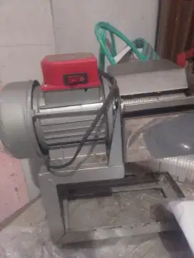 Mesin giling serut kelapa