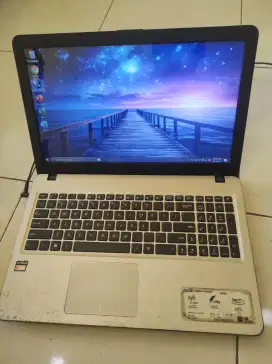 laptop asus x540y layar 16