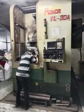 Jual mesin CNC bubut lathe vertikal