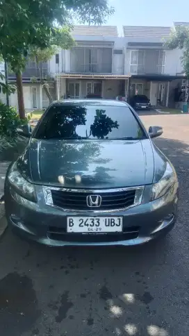 Mobil honda accord vtil 2010 matic 100jt nego