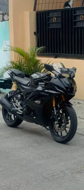 R15 V4 2022 good condition