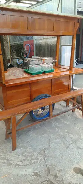 Dijual gerobak angkringan lengkap tinggal jualan