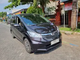 HONDA FREED 1.5 E PSD A/T 2012