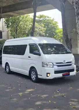 Toyota Hiace Commuter 2.5 MT 2015