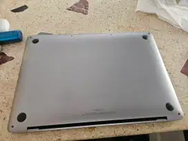 Macbook pro M1 8 / 256 2020 ibox
