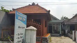 RUMAH DI KELURAHAN TROWULAN, MOJOKERTO