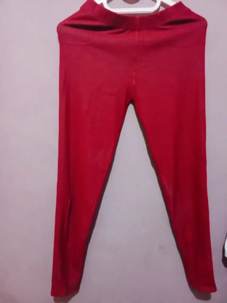 Celana legging wanita warna merah