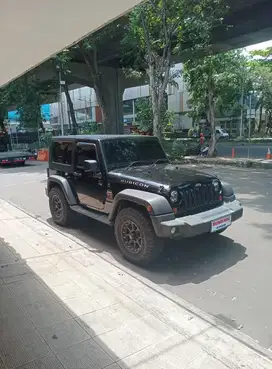 Jeep Wrangler 3.8 AT Hitam 2010