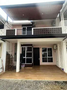 Rumah Murah 2 Lantai Bagus SHM Megah Aryana Karawaci Tangerang Banten