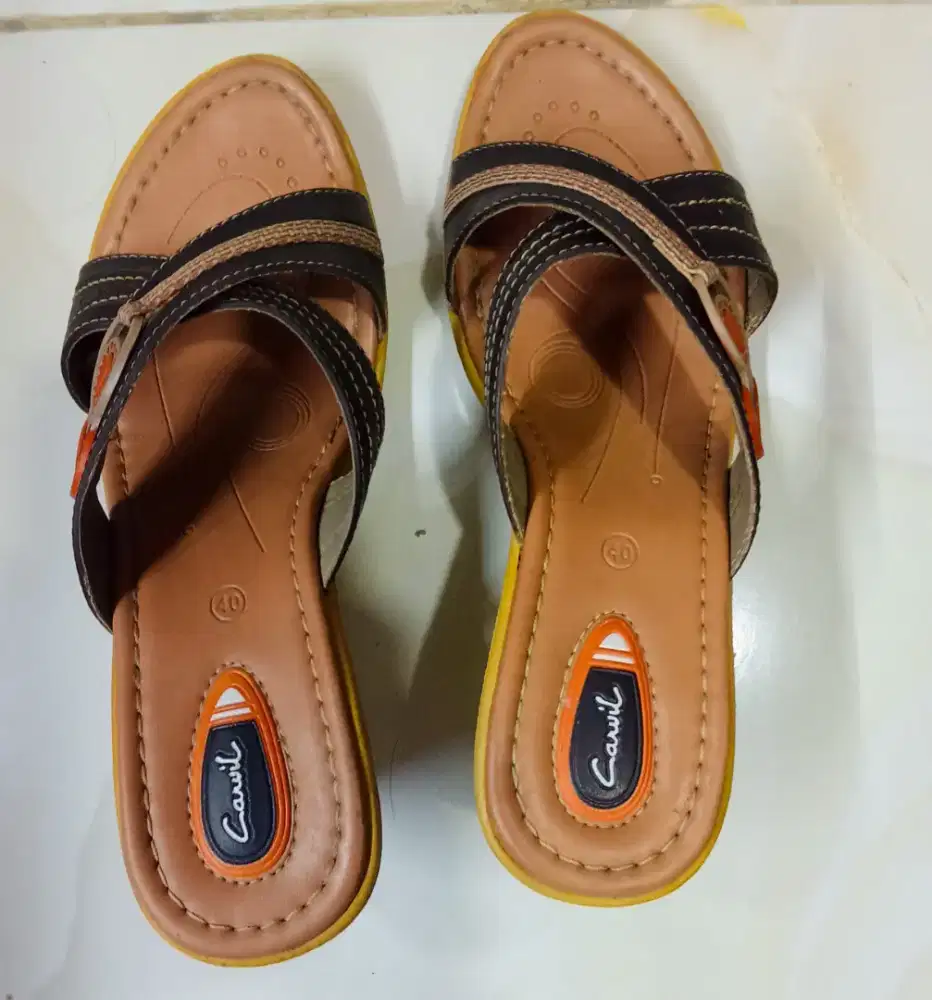 Preloved sendal wedges carvil