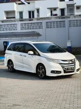 LOW KM 89rb!!! Honda Odyssey 2.4 E Prestige AT 2015 - Putih