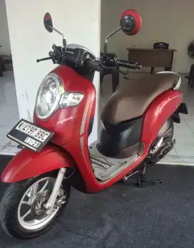 Scoopy 2019 merah