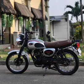 KAWASAKI W175 SE SILVER 2022 KM 9K PAJAK PANJANG SUPER GRES