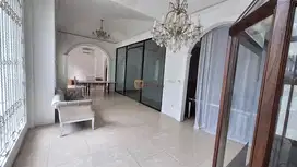 STRATEGIS SIAP PAKA BISA BUAT KANTOR I! DISEWAKAN RUMAH 3LT GANDARIA