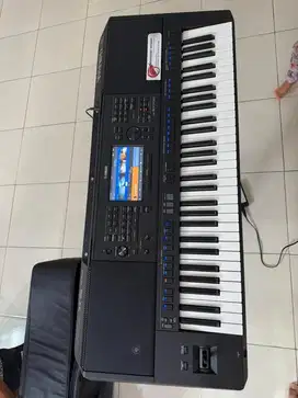 Keyboard/Piano  YAMAHA PSR SX700
