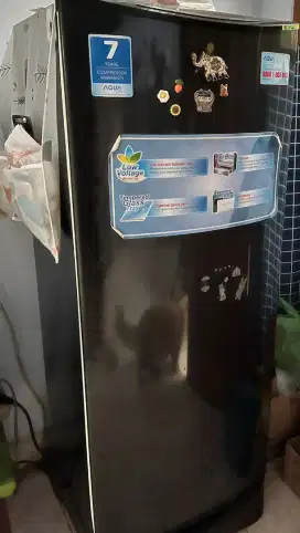 Kulkas 1 pintu merk aqua