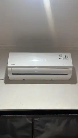 AC TOSHiBA satu set