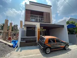 RUMAH MEWAH 2 LANTAI DALAM RINGROAD 3 MENIT KE MONJALI
