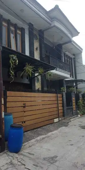 JUAL RUMAH STRATEGIS 3 LANTAI HARGA TERJANGKAU CINUNUK BANDUNG TIMUR