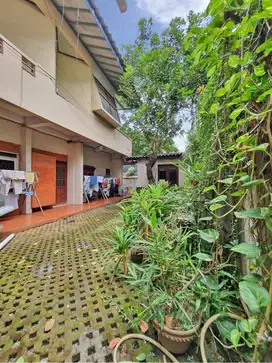 Rumah 2 lantai sangat terawat di daerah jati padang