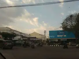 Tanah pekarangan Dekat Luwes di Boyolali Kota