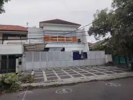 Disewakan Rumah jalan tegalsari bagus dan terawat surabaya