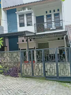 Dijual Rumah 2 Lantai Siap Huni di Beji Depok