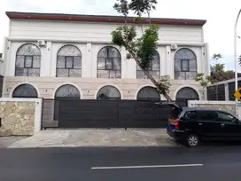 Dijual Rumah Mewah Full Furnished Lokasi Jl. Kolonel Sugiyarto Semaran
