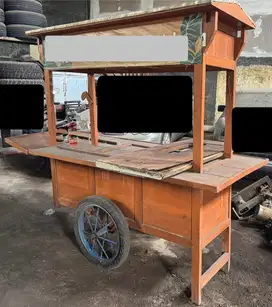 Gerobak kayu ex dagang dimsum di mall