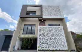 Dijual Rumah Mewah 3 Lantai Di Barat Hotel Hyatt Yogyakarta
