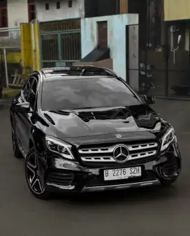 Mercedes mercy gla 200 2017 {Low KM)