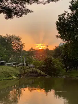 Rumah View Sungai Kolam Renang Pribadi di The Green BSD Grand Canyon