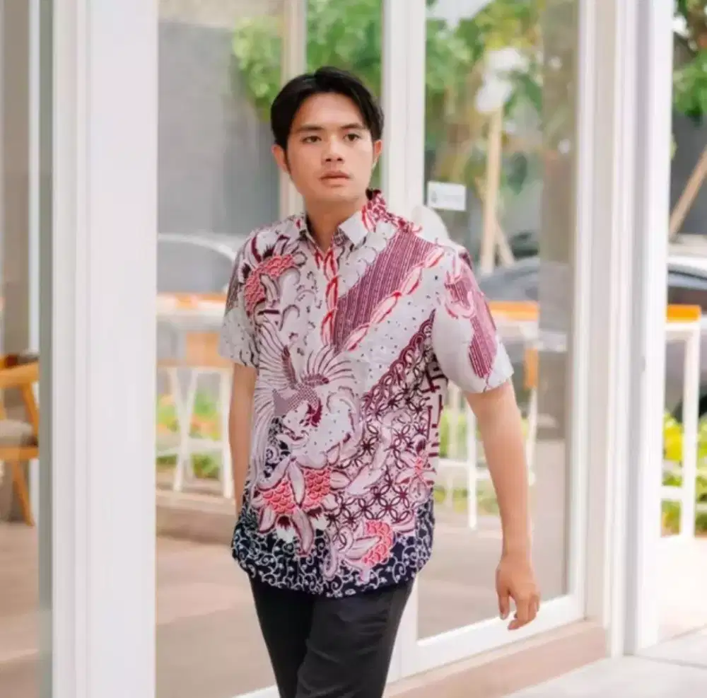 Kemeja Batik Pria Premium Pendek Size L Slim Fit Motif Merah Keren