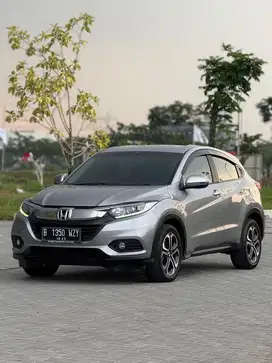 [ TGNPERTAMA ][ KM44RB ] Honda HRV HR-V E CVT 2020 / 2021 Silver
