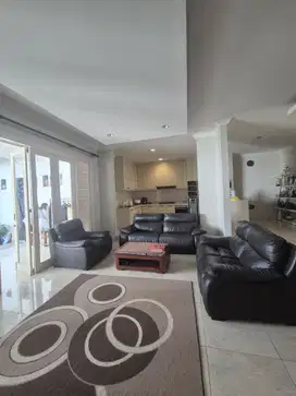 For sale rumah 2 lantai + basement siap huni di Senopati area, Kebayor