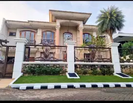 Dijual rumah mewah di Intercon kebon jeruk