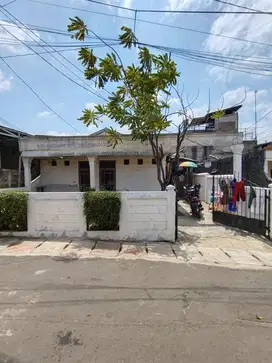 Tanah kav Bonus rumah  167 m2 shm akses mobil jakarta