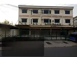 DIJUAL/ DISEWA  RUKO GANDENG 5 - LT 835 M & LB 960 M - TOMANG - JAKBAR