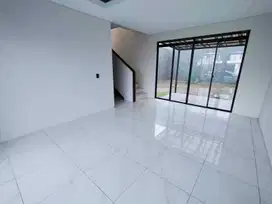 Disewakan Rumah Baru Siap Huni di Simakirana Kota Baru Parahyangan