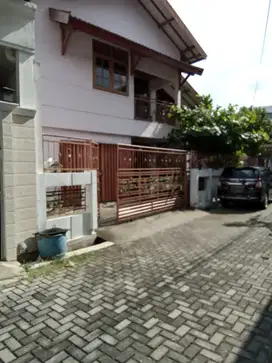 Jual cepat Rumah Nyaman di Anggrek 2 lt