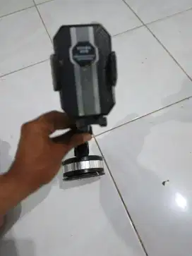Holder HP di mobil