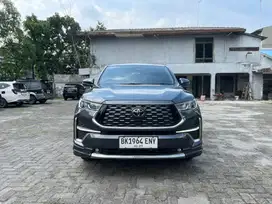 Toyota innova zenix Q Hybrid modelista TSS 2024
