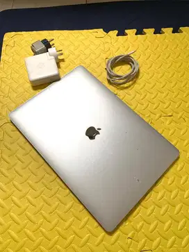 Macbook Pro 2017 15 inch 1TB - Touchbar