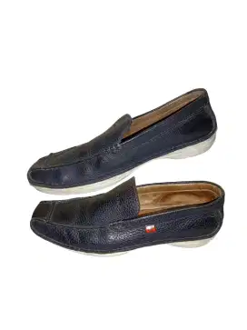Sepatu Kulit prelov branded Kickers size 40 setara size 41 / 42