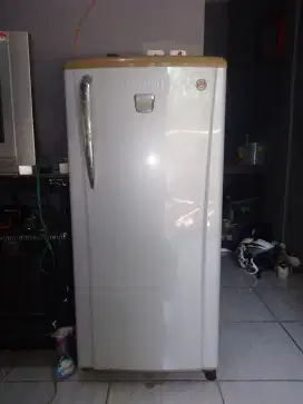Jual cepat! Kulkas 1 pintu