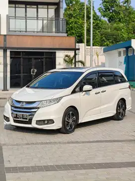 LOW KM MULUS TERAWAT LIKE NEW ! Honda Odyssey 2.4 PRESTIGE AT 2015