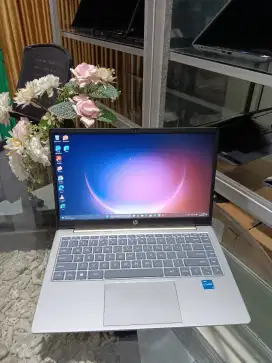 Laptop HP 14-ep0557TU