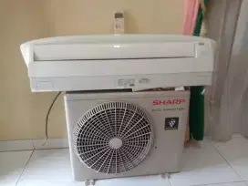 Jual AC Shap inverter 1/2 PK yang minat copotan dingin